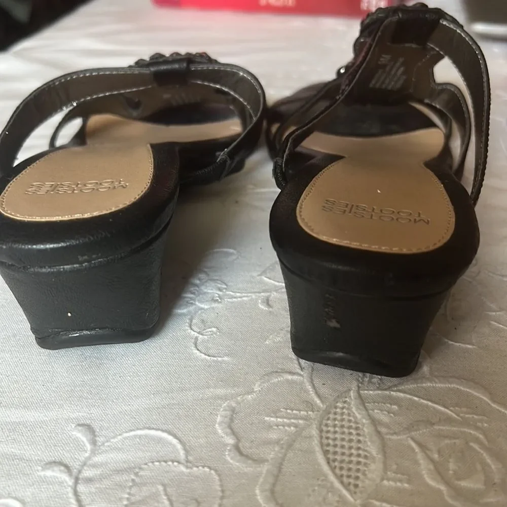 Mootsies Tootsies Black Jeweled Sandals | Size 9